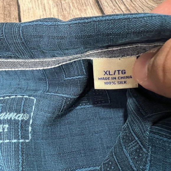 Tommy Bahama 100% Silk Hawaiian Short Sleeve Button Shirt XL Blue Geometric Camp - Picture 4 of 7